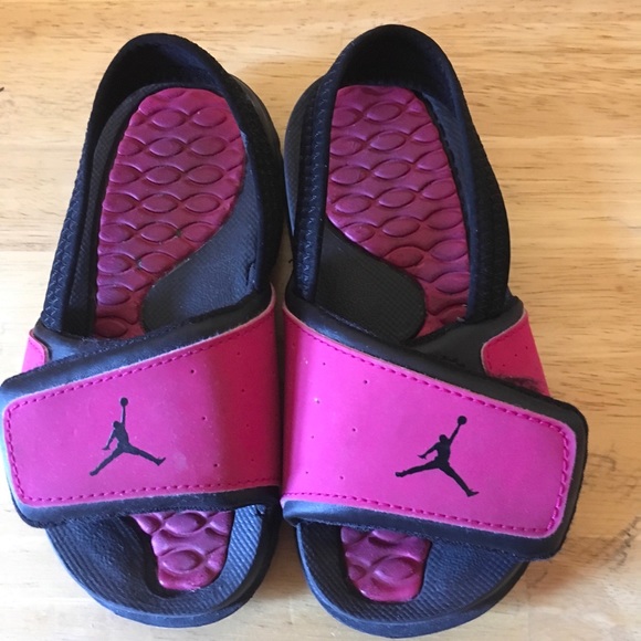 nike air jordan flip flops